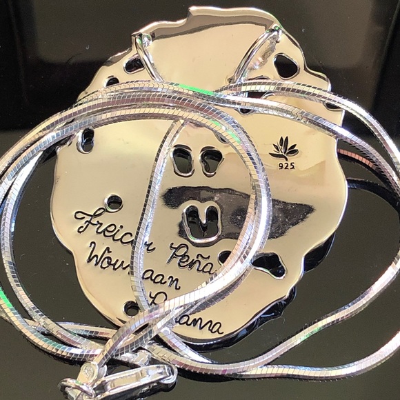 Silver Collection - Blue butterfly w/star flower - Picture 5 of 6